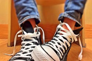 chucks-1275903_640