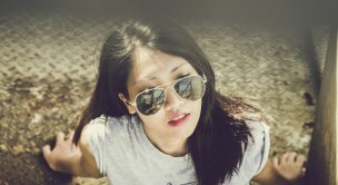 s_woman-422706_1280