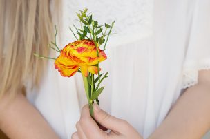 flower-1258744_640
