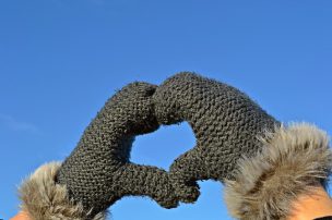 mittens-1177219_640